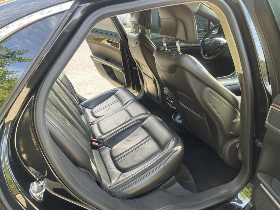 2013 Lincoln MKZ photo