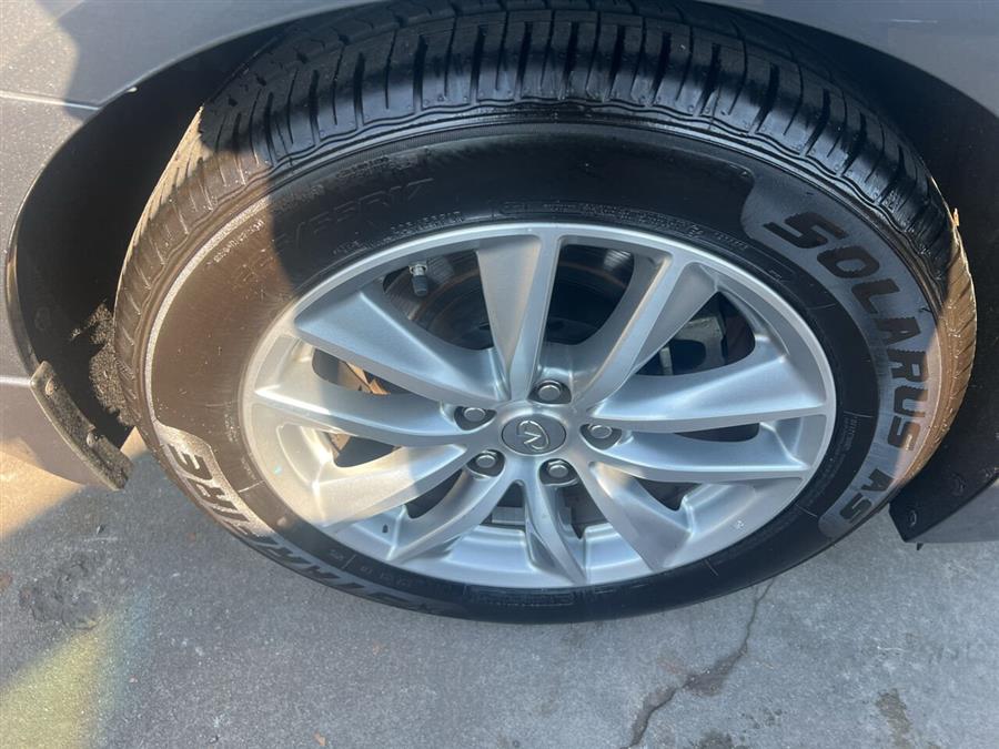 2015 Infiniti Q50 Base AWD 4dr Sedan photo