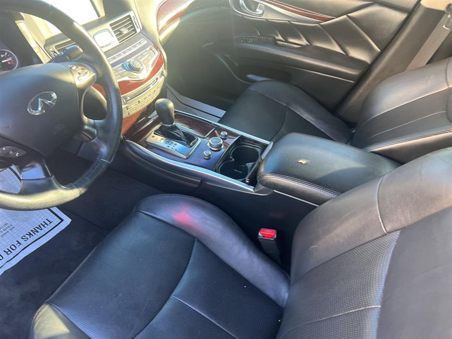 2015 Infiniti Q70 3.7 AWD 4dr Sedan photo