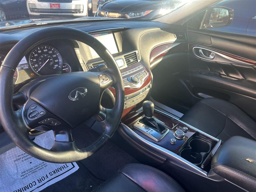 2015 Infiniti Q70 3.7 AWD 4dr Sedan photo