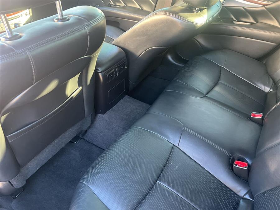 2015 Infiniti Q70 3.7 AWD 4dr Sedan photo