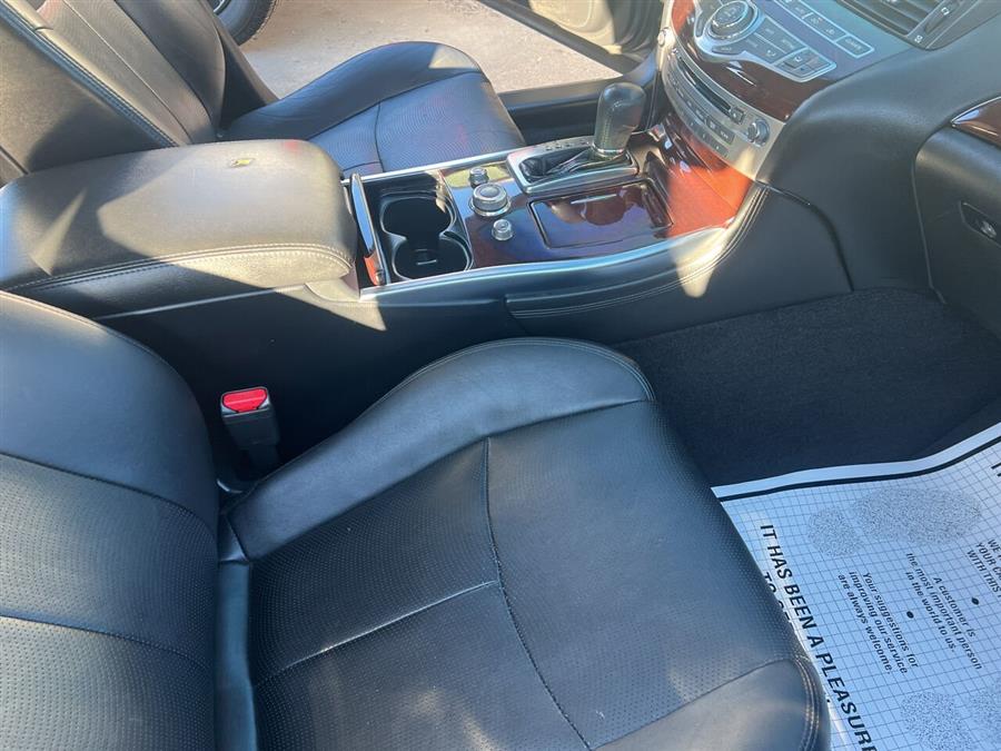 2015 Infiniti Q70 3.7 AWD 4dr Sedan photo