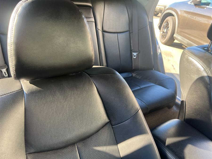 2015 Infiniti Q70 3.7 AWD 4dr Sedan photo