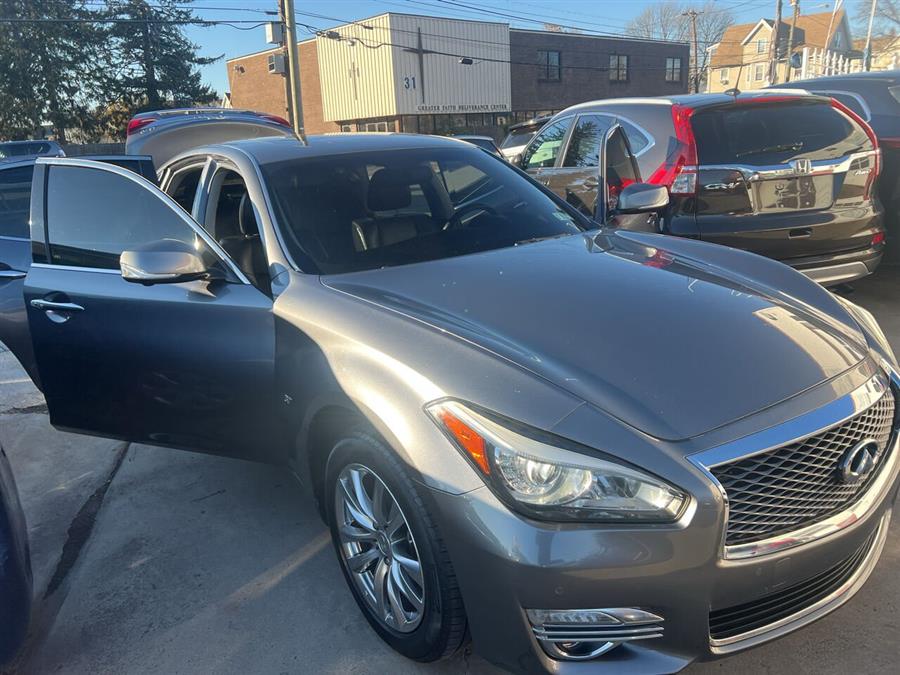 2015 Infiniti Q70 3.7 AWD 4dr Sedan photo