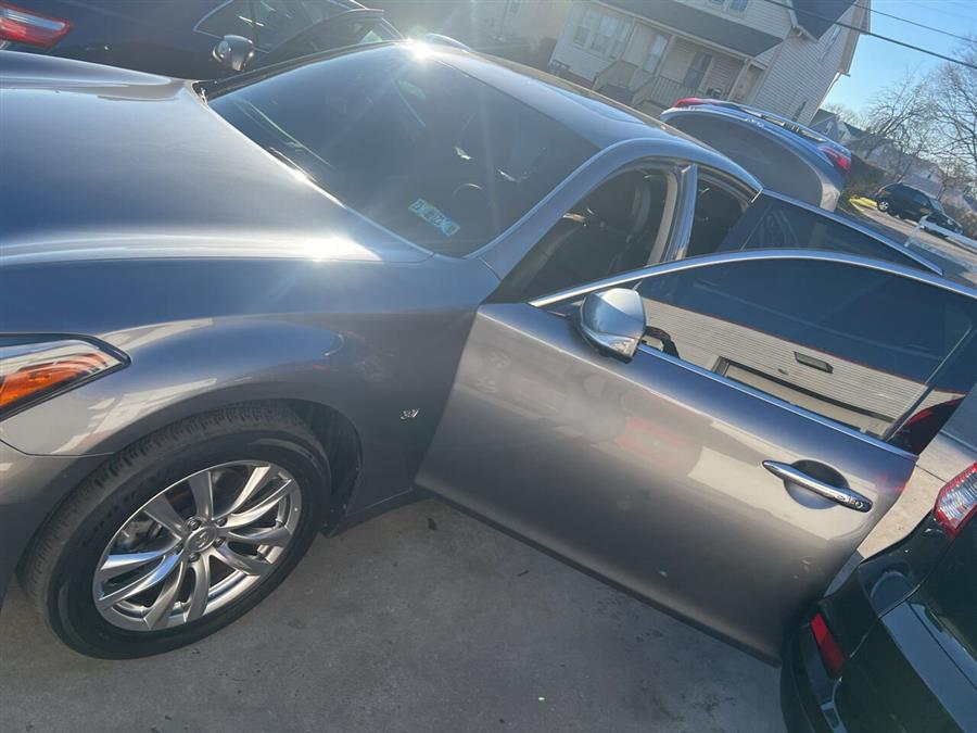2015 Infiniti Q70 3.7 AWD 4dr Sedan photo