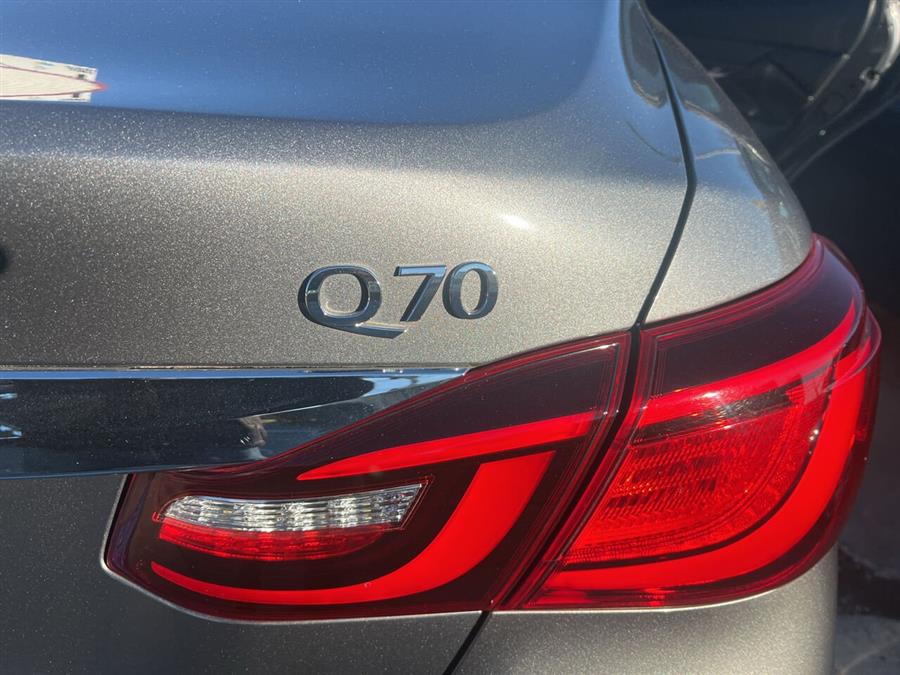 2015 Infiniti Q70 3.7 AWD 4dr Sedan photo