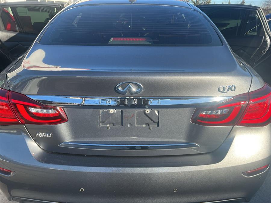 2015 Infiniti Q70 3.7 AWD 4dr Sedan photo