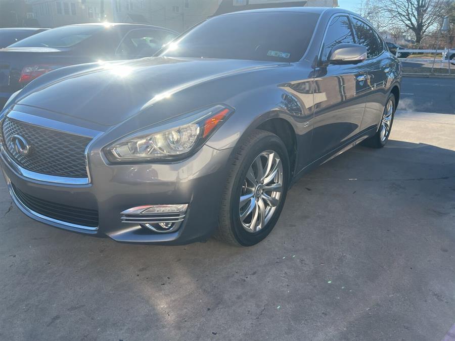 2015 Infiniti Q70 3.7 AWD 4dr Sedan photo