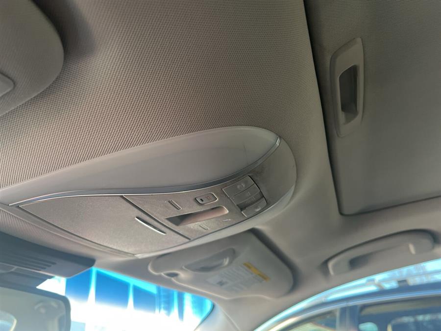 2015 Infiniti Q70 3.7 AWD 4dr Sedan photo