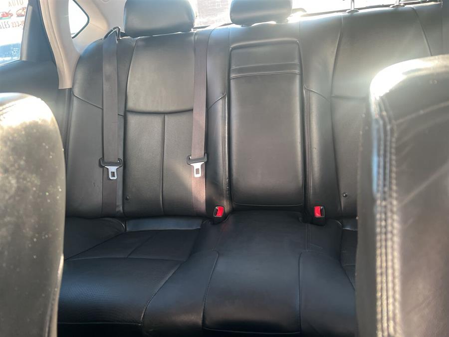 2015 Infiniti Q70 3.7 AWD 4dr Sedan photo