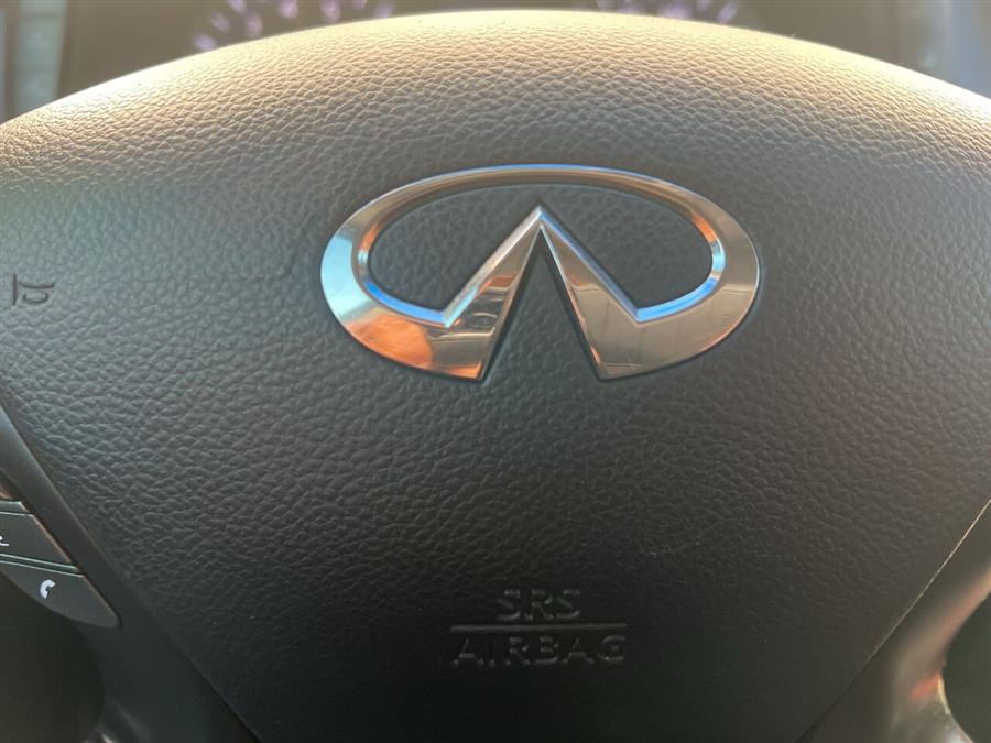 2015 Infiniti Q70 3.7 AWD 4dr Sedan photo