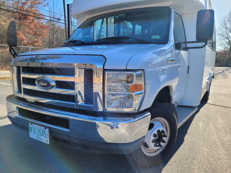 2011 Ford Econoline Commercial Cutaway E-350 Super Duty 138