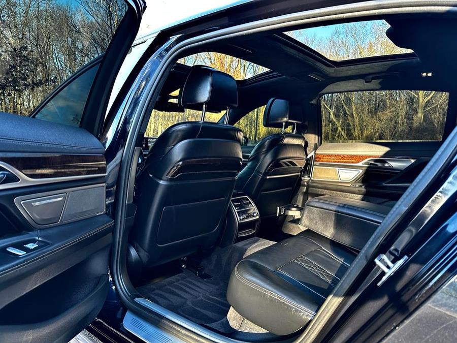 2016 BMW 7-Series 4dr Sdn 750i RWD photo