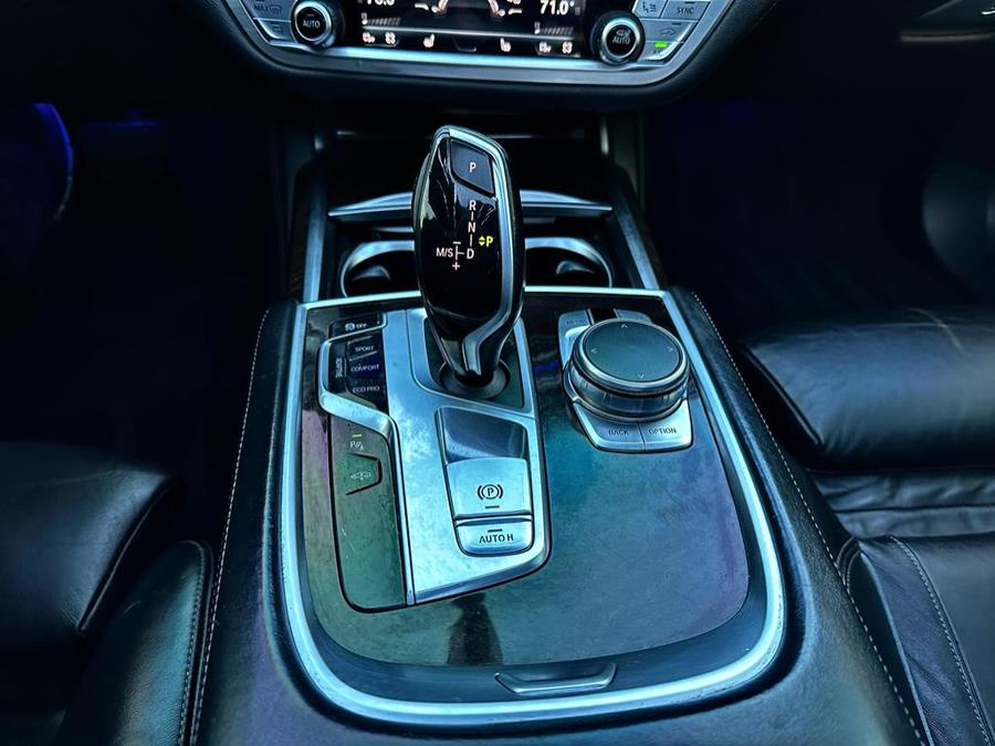 2016 BMW 7-Series 4dr Sdn 750i RWD photo