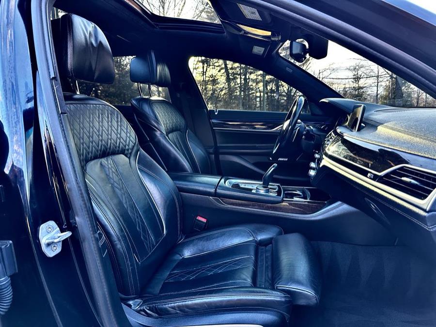 2016 BMW 7-Series 4dr Sdn 750i RWD photo