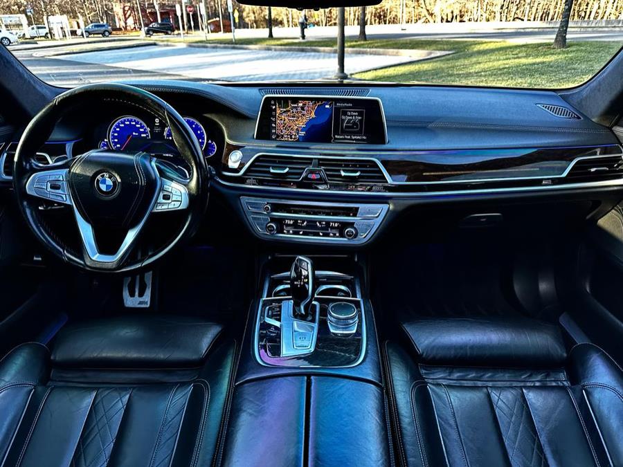2016 BMW 7-Series 4dr Sdn 750i RWD photo