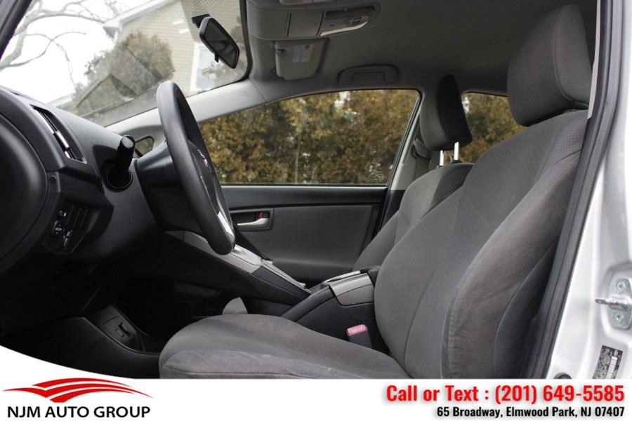 2012 Toyota Prius Two photo