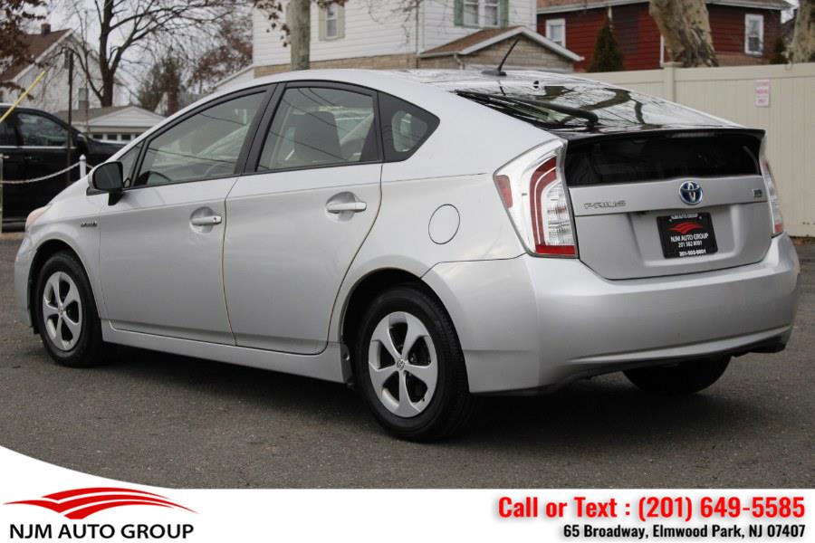 2012 Toyota Prius Two photo