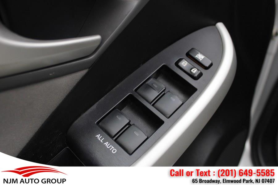 2012 Toyota Prius Two photo