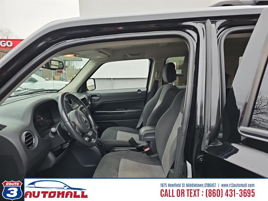 2016 Jeep Patriot 4WD 4dr Latitude photo
