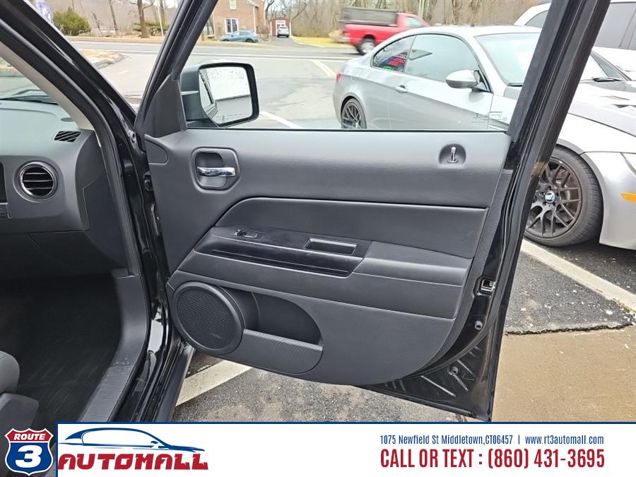2016 Jeep Patriot 4WD 4dr Latitude photo
