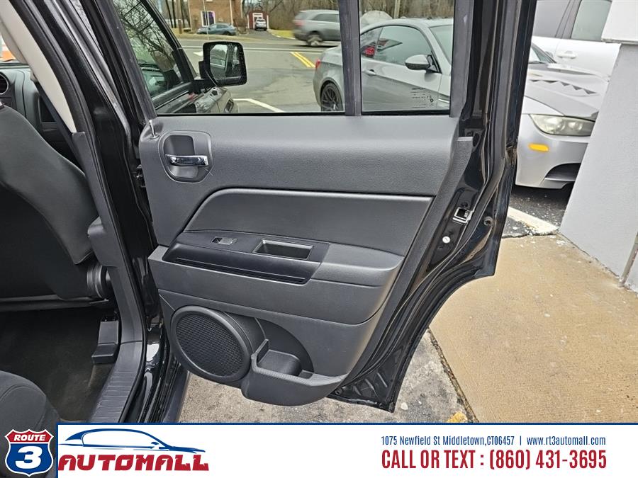 2016 Jeep Patriot 4WD 4dr Latitude photo