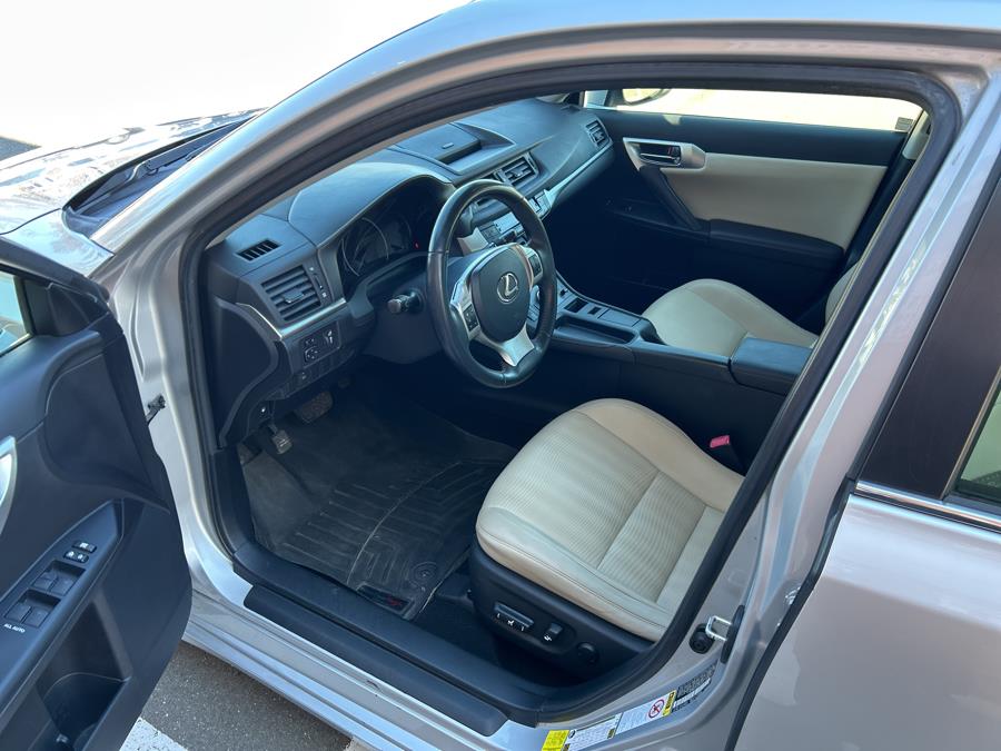 2012 Lexus CT 200h photo