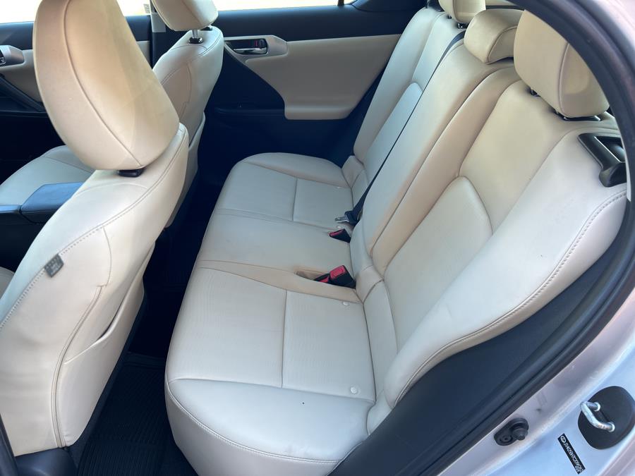 2012 Lexus CT 200h photo