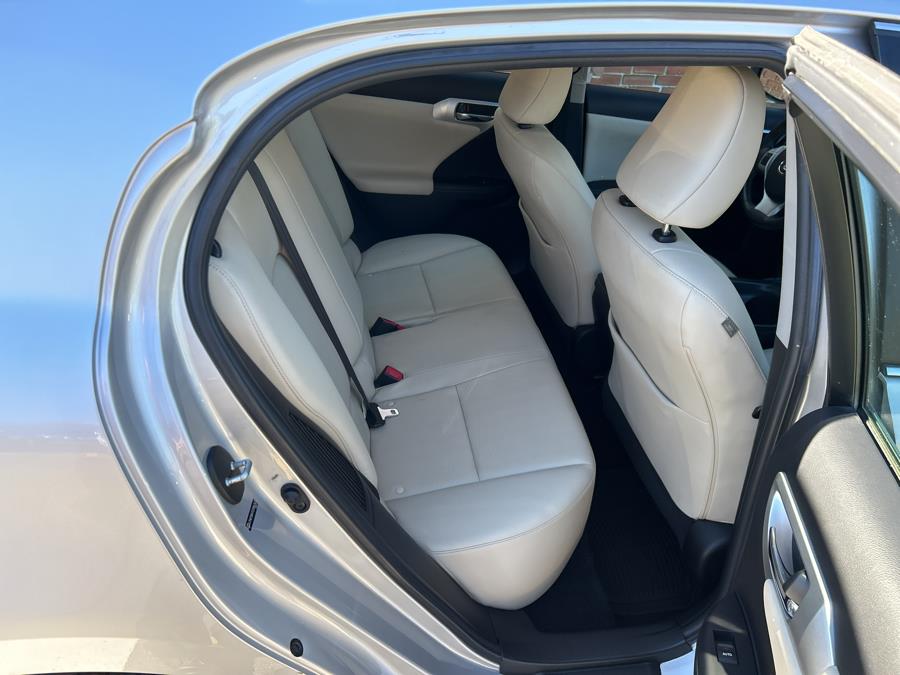 2012 Lexus CT 200h photo