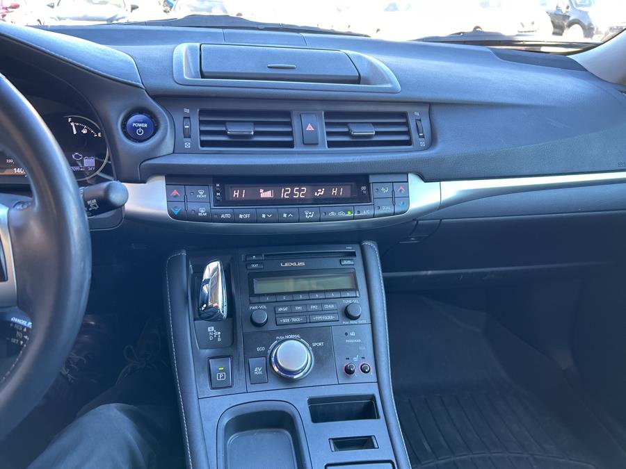 2012 Lexus CT 200h photo