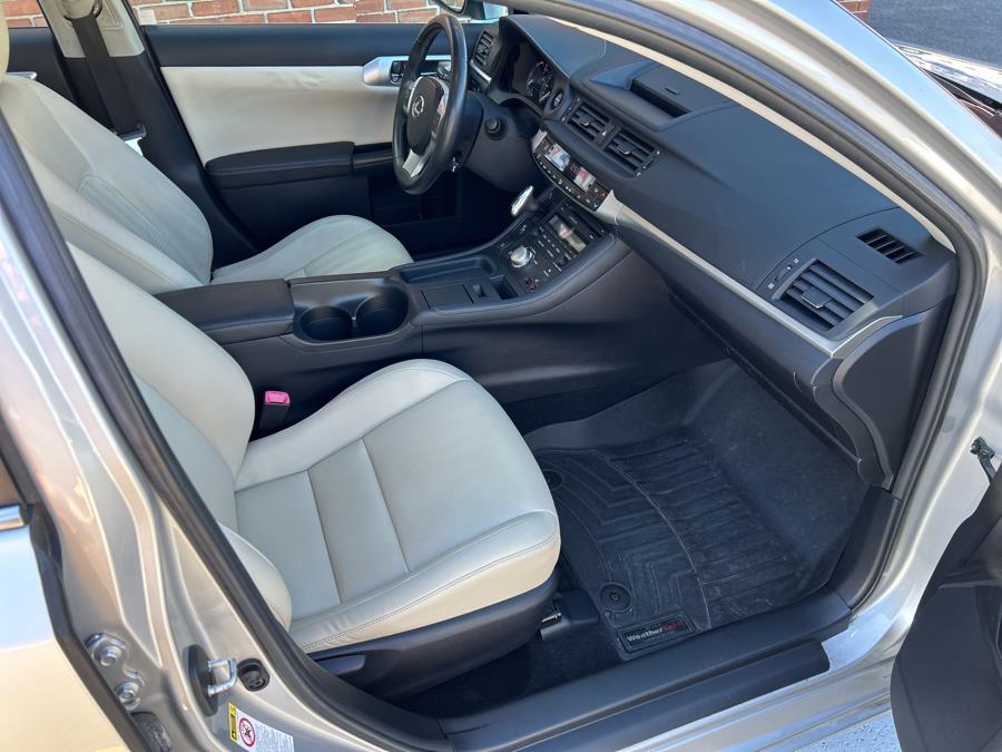 2012 Lexus CT 200h photo