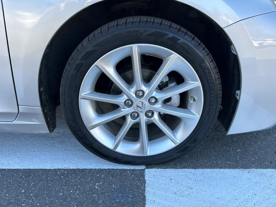2012 Lexus CT 200h photo
