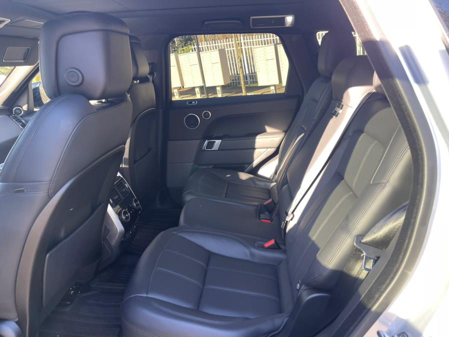2020 Land Rover Range Rover Sport Turbo i6 MHEV HSE photo