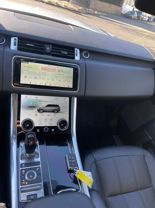 2020 Land Rover Range Rover Sport Turbo i6 MHEV HSE photo