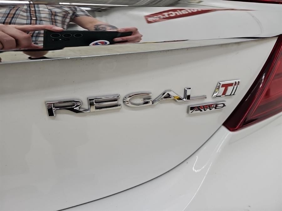 2016 Buick Regal 4dr Sdn Turbo AWD photo