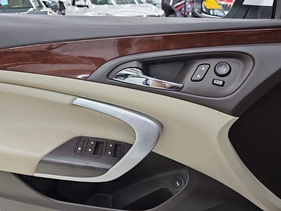 2016 Buick Regal 4dr Sdn Turbo AWD photo