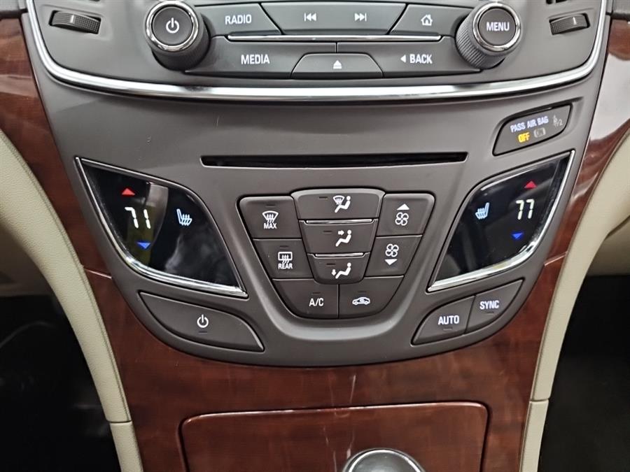2016 Buick Regal 4dr Sdn Turbo AWD photo
