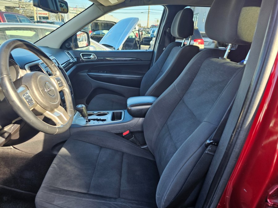 2011 Jeep Grand Cherokee Laredo photo