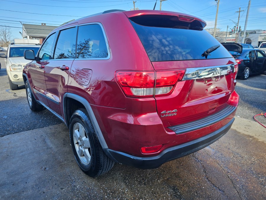 2011 Jeep Grand Cherokee Laredo photo
