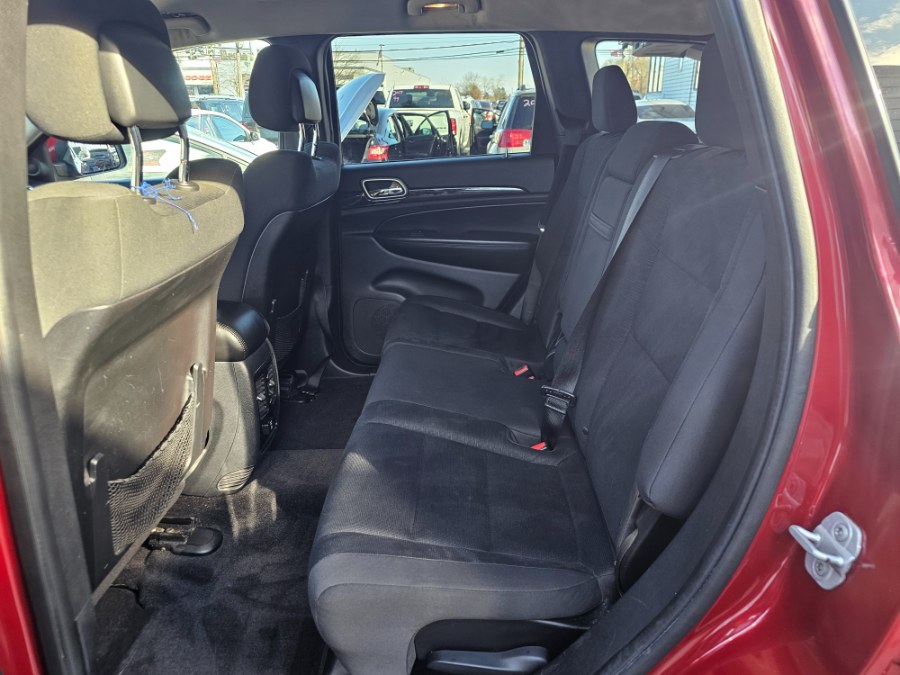 2011 Jeep Grand Cherokee Laredo photo