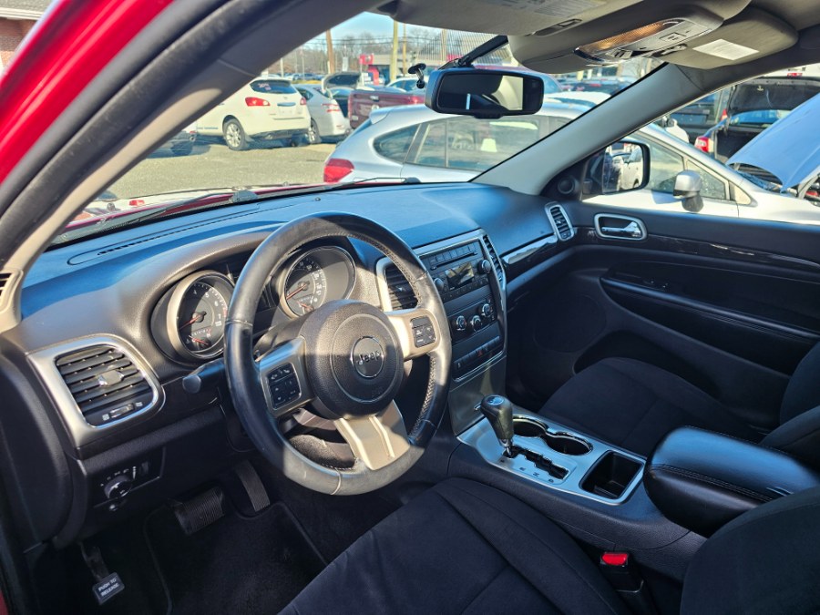 2011 Jeep Grand Cherokee Laredo photo