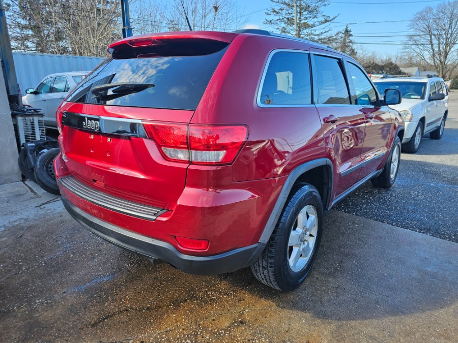 2011 Jeep Grand Cherokee Laredo photo