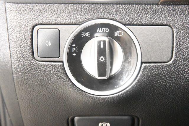 2016 Mercedes-Benz GLE 350 4MATIC w/ Safety Tech photo