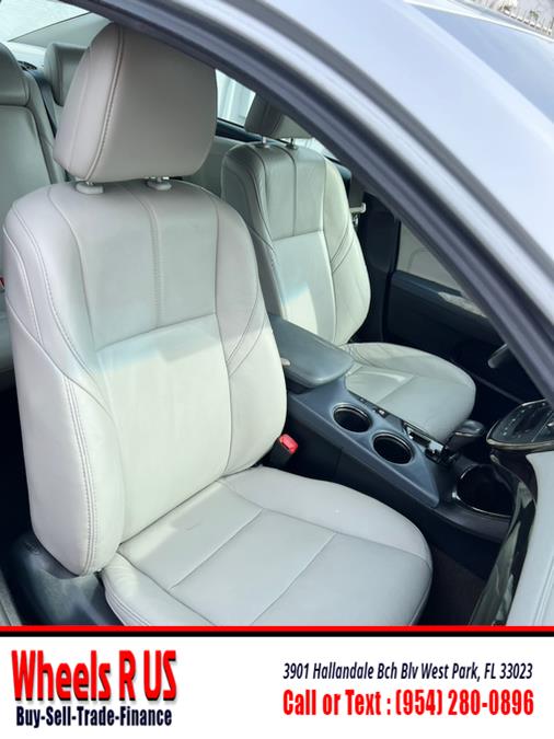 2013 Toyota Avalon XLE photo