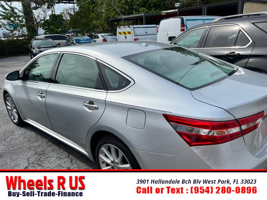 2013 Toyota Avalon XLE photo