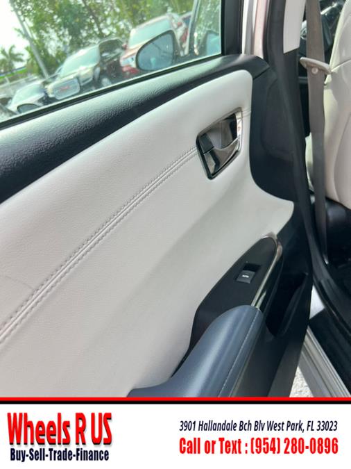 2013 Toyota Avalon XLE photo