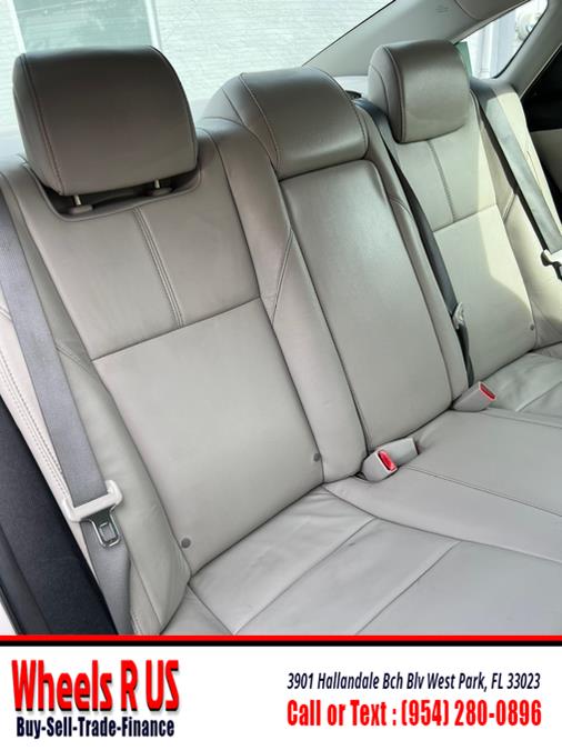 2013 Toyota Avalon XLE photo