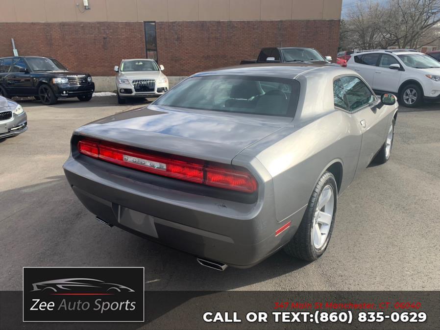 2011 Dodge Challenger SE photo
