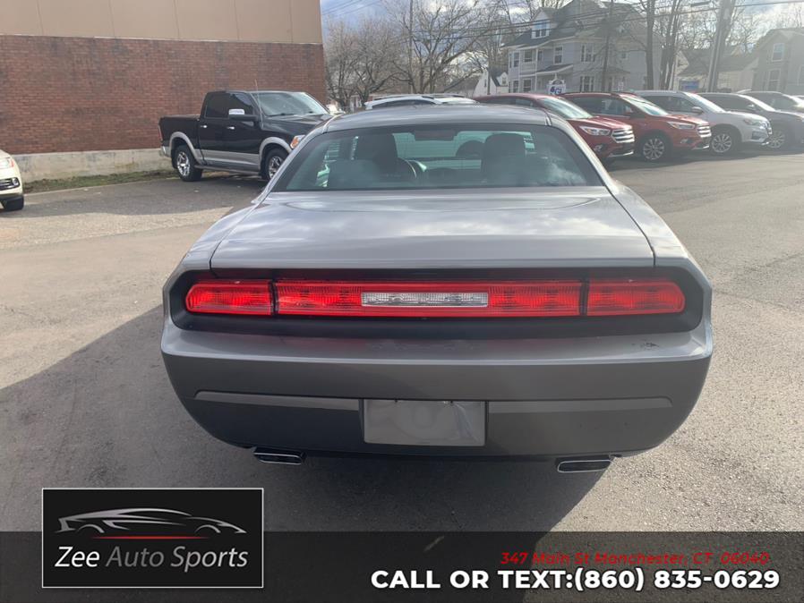 2011 Dodge Challenger SE photo