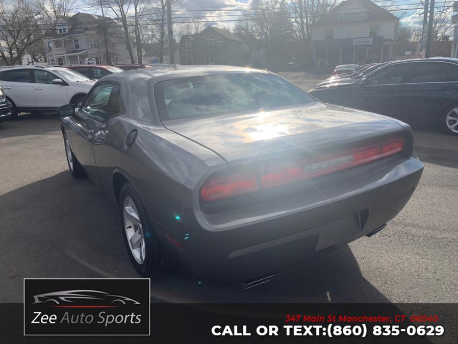 2011 Dodge Challenger SE photo